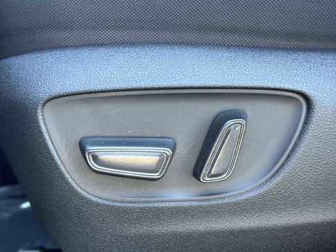 Used 2024 Toyota Highlander LE image 17