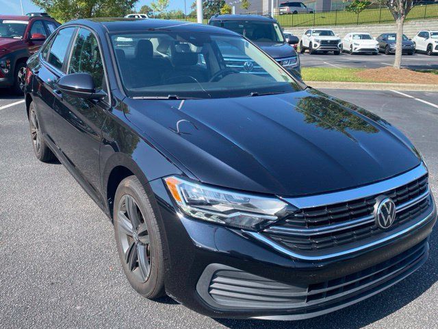 Used 2023 Volkswagen Jetta SE w/ Panoramic Sunroof Package FWD image 1