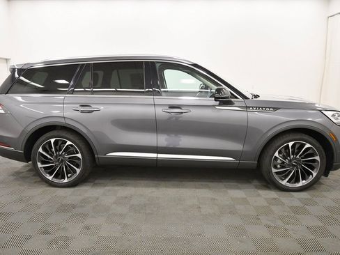 Used 2023 Lincoln Aviator Reserve w/ Equipment Group 201A image 9