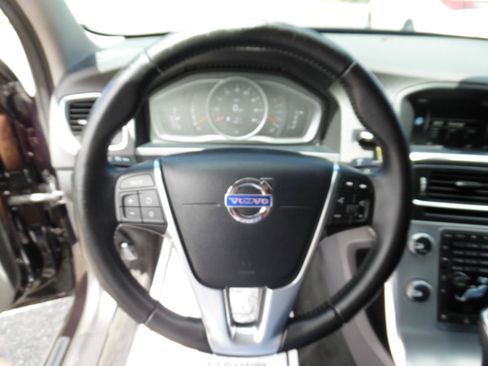 Used 2017 Volvo S60 T5 Dynamic FWD image 13