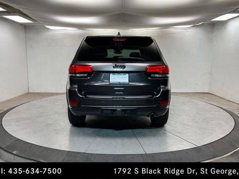 Used 2017 Jeep Grand Cherokee Altitude image 4