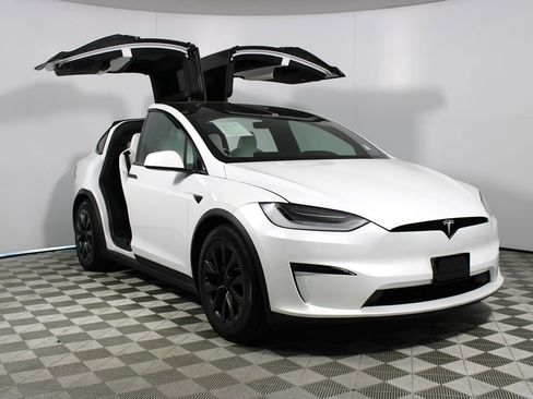 Used 2022 Tesla Model X Plaid image 31