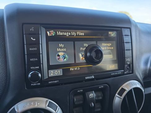 Used 2015 Jeep Wrangler Unlimited Sahara image 20