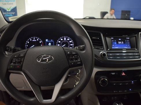 Used 2017 Hyundai Tucson SE image 9