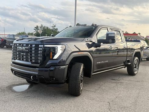 Used 2025 GMC Sierra 2500 Denali Ultimate AWD/4WD image 2