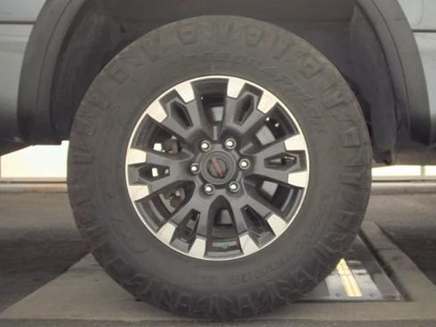 Used 2021 Nissan Titan PRO-4X w/ Pro-4x Convenience Package image 19