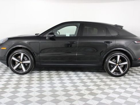 Certified 2025 Porsche Cayenne Coupe image 2