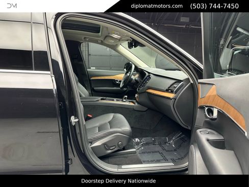 Used 2023 Volvo XC90 B6 Plus image 20