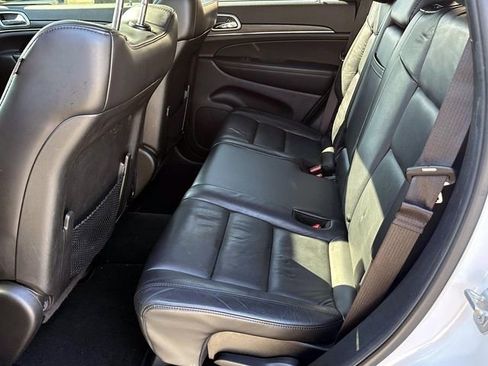 Used 2020 Jeep Grand Cherokee Limited image 13