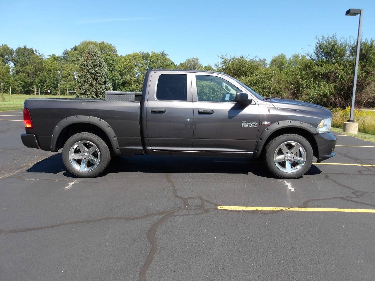 Used 2017 RAM 1500 Express w/ Express Value Package AWD/4WD image 2