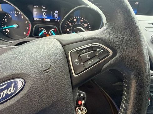 Used 2017 Ford Escape SE w/ SE Sport Appearance Package FWD image 15