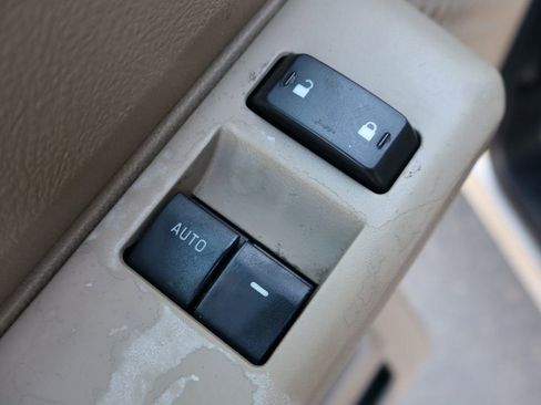 Used 2009 Ford E-350 and Econoline 350 Super Duty Wagon image 29