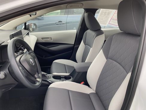 Used 2023 Toyota Corolla LE image 9