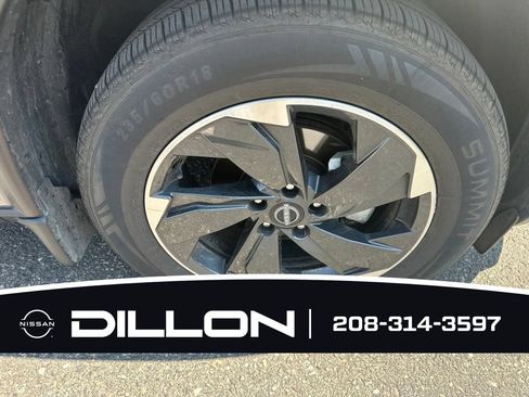 Used 2025 Nissan Rogue SV AWD/4WD image 22