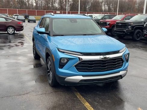 Certified 2025 Chevrolet TrailBlazer LT w/ Convenience Package image 2