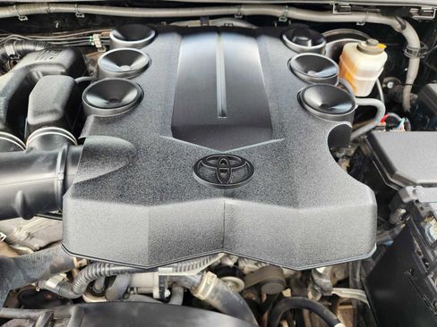 Used 2021 Toyota 4Runner SR5 RWD image 31