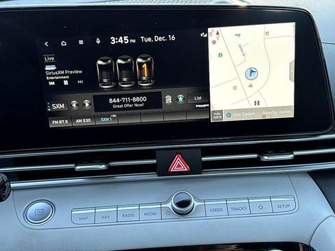 Used 2023 Hyundai Elantra Limited image 24