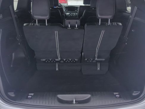 Used 2022 Chrysler Pacifica Touring-L w/ S Appearance Package image 46