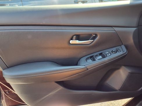 Used 2025 Nissan Sentra SV FWD image 18