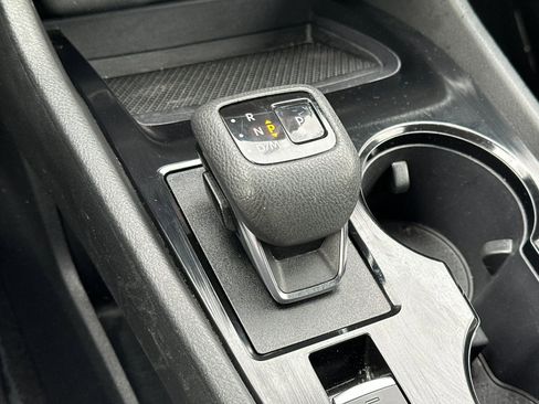 Used 2023 Nissan Rogue SV image 20