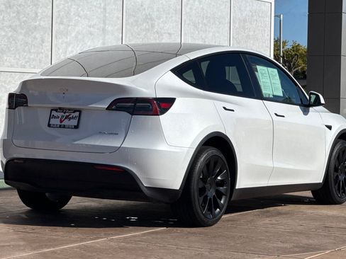 Used 2023 Tesla Model Y Long Range image 4