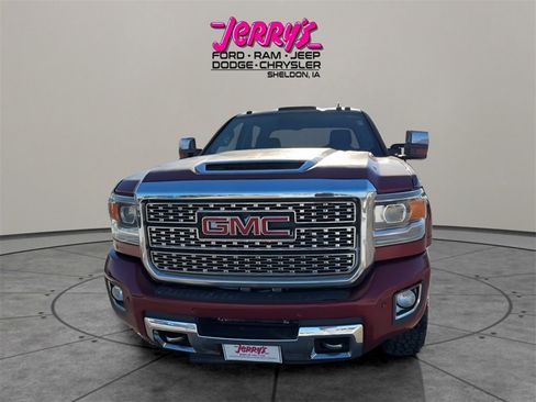 Used 2019 GMC Sierra 3500 Denali w/ Duramax Plus Package image 8