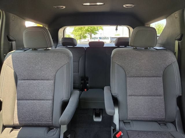 Used 2025 Chevrolet Traverse LT FWD image 12