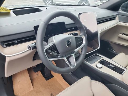 New 2025 Volvo EX90 Plus w/ Protection Package Premier AWD/4WD image 16