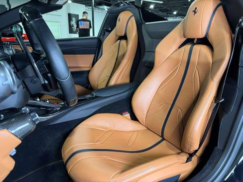 Used 2022 Ferrari 812 GTS image 18