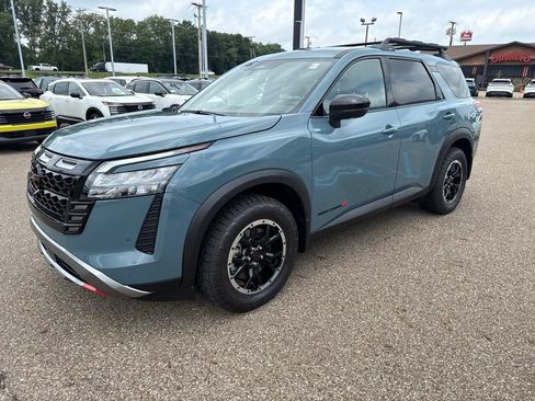 New 2026 Nissan Pathfinder Rock Creek w/ Rock Creek Premium Package AWD/4WD image 3