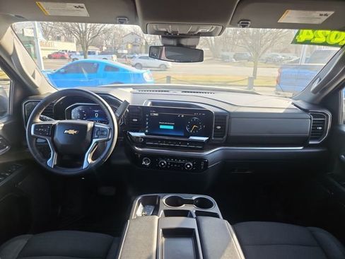 Used 2024 Chevrolet Silverado 1500 LT image 16