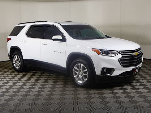 Used 2020 Chevrolet Traverse LT w/ Driver Confidence II Package AWD/4WD image 53