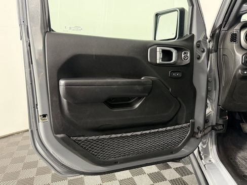 Used 2023 Jeep Wrangler Unlimited AWD/4WD image 13