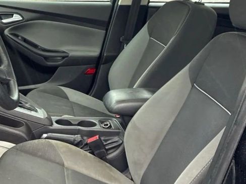Used 2014 Ford Focus SE FWD image 3
