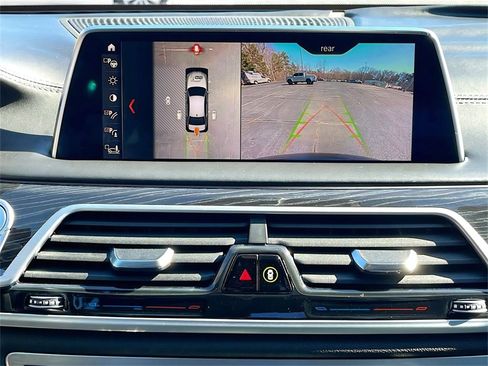 Used 2019 BMW 750i w/ Executive Package image 17