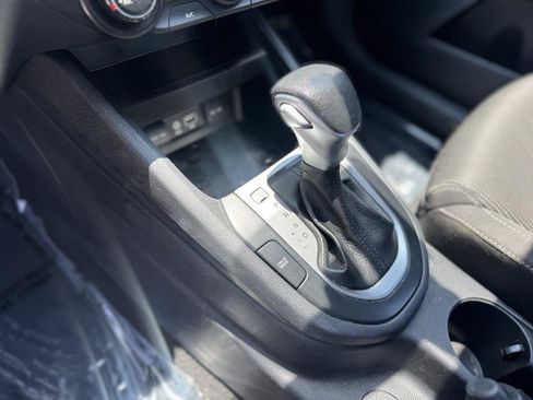 Used 2021 Kia Forte LXS FWD image 12