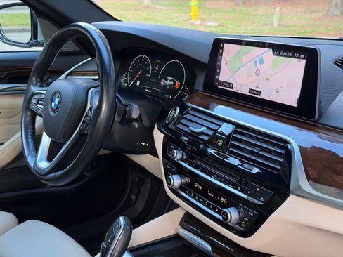 Used 2019 BMW 530i w/ Executive Package image 20