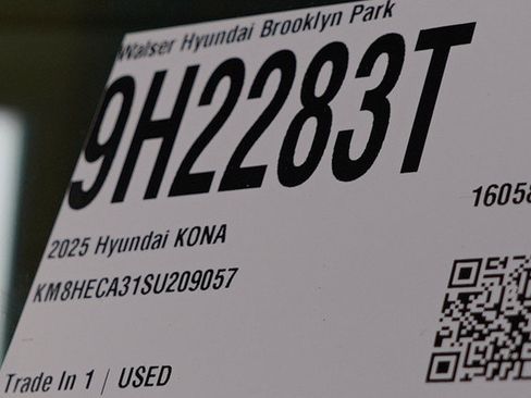 Certified 2025 Hyundai Kona Limited AWD/4WD image 32
