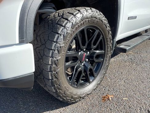 Used 2024 GMC Sierra 1500 Elevation w/ X31 Off-Road Package image 10