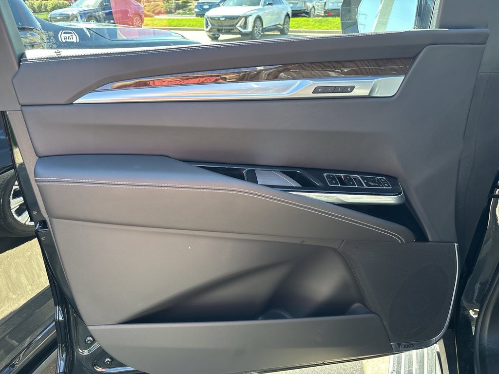 Certified 2026 Cadillac Escalade ESV Platinum Luxury AWD/4WD image 23