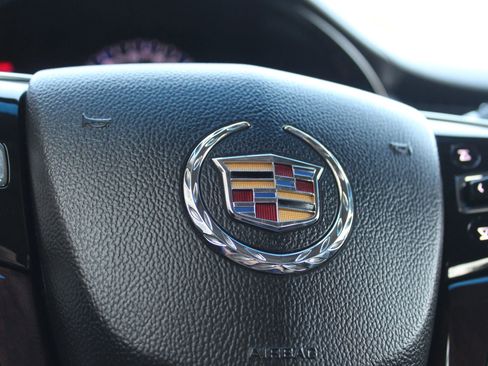 Used 2014 Cadillac XTS Luxury image 30