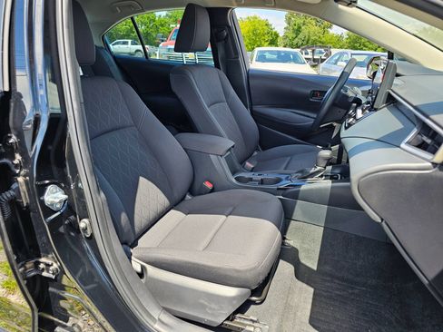 Used 2023 Toyota Corolla LE FWD image 6