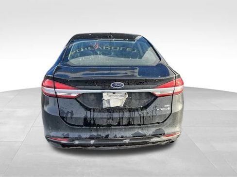 Used 2017 Ford Fusion SE image 6