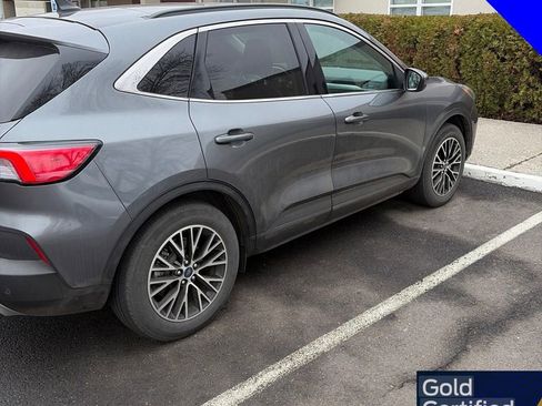 Used 2022 Ford Escape Titanium w/ Class II Trailer Tow Package image 17