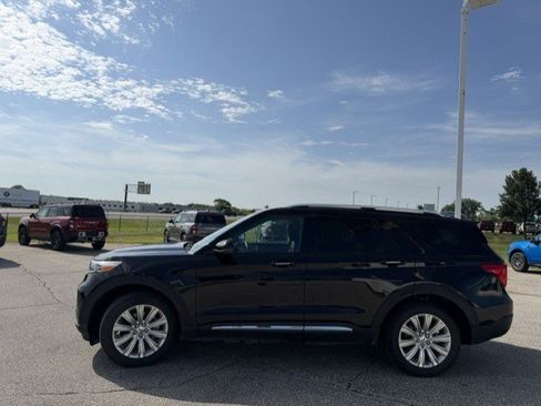 Certified 2023 Ford Explorer Limited w/ Equipment Group 301A AWD/4WD image 6