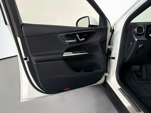 Certified 2026 Mercedes-Benz GLC 300 image 22