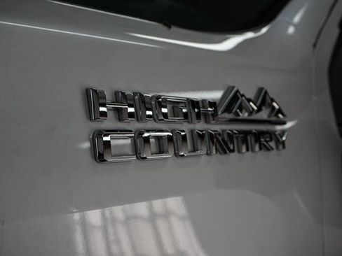 Used 2024 Chevrolet Silverado 2500 High Country w/ High Country Premium Package image 4