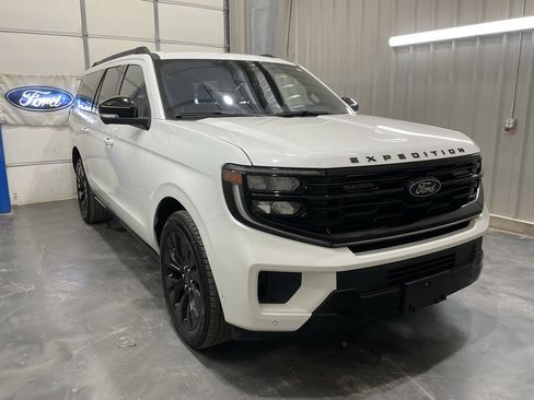 Used 2025 Ford Expedition Max Platinum w/ Stealth Appearance Package image 1