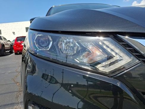 Used 2020 Nissan Rogue Sport SV w/ Technology Package AWD/4WD image 9