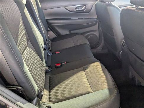Used 2018 Nissan Rogue SV w/ Premium Package image 19